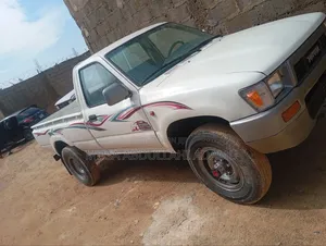 Toyota Hilux 1989 White