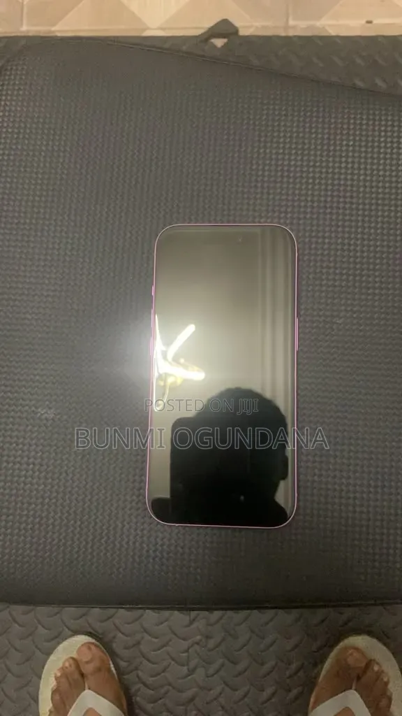 Apple iPhone 16 128 GB Pink