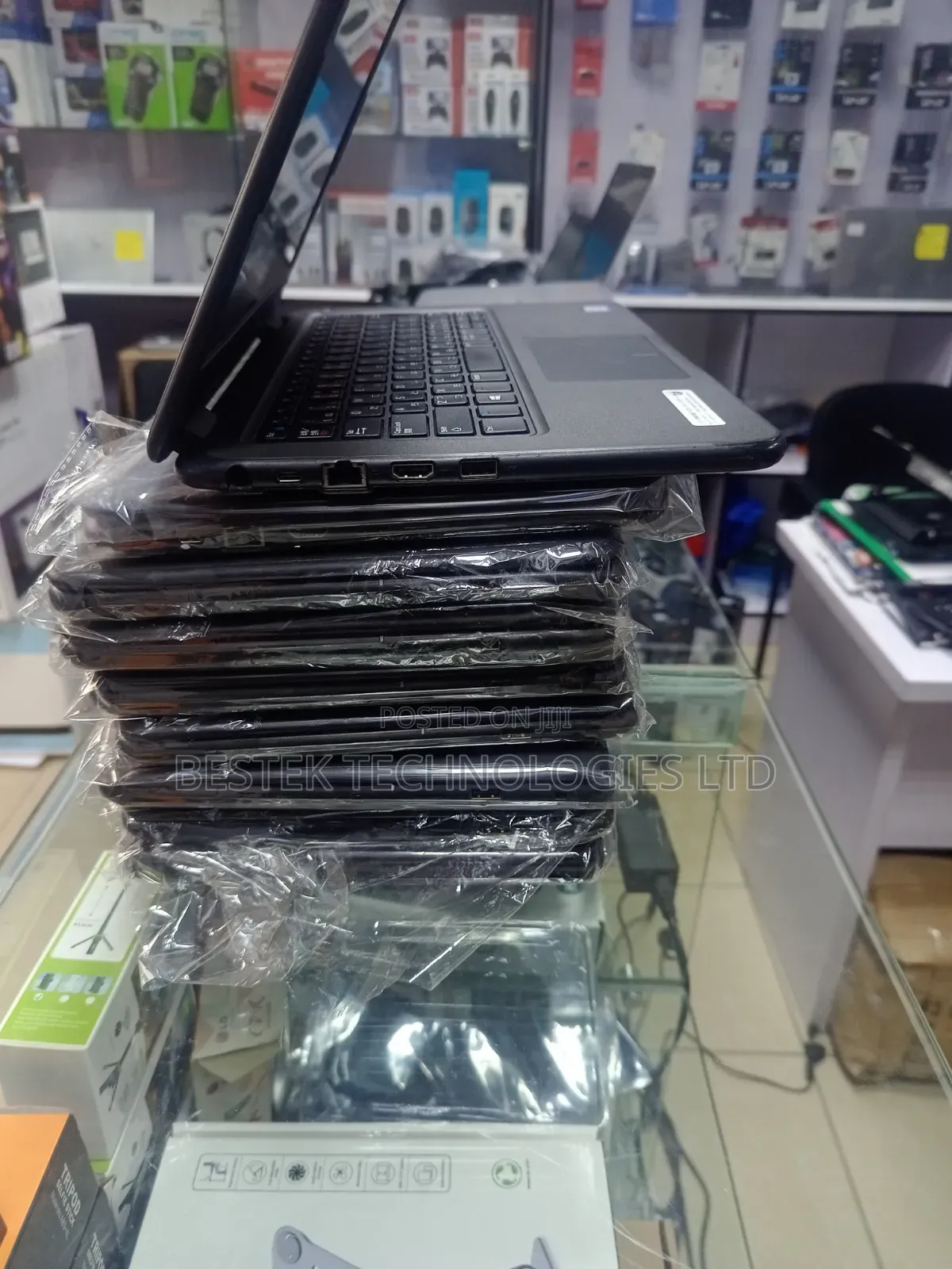 Laptop Dell Latitude 3300 4GB Intel Core i3 SSD 128GB