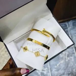 Luxury 3-Piece Gold Bracelet Set With Gift Box