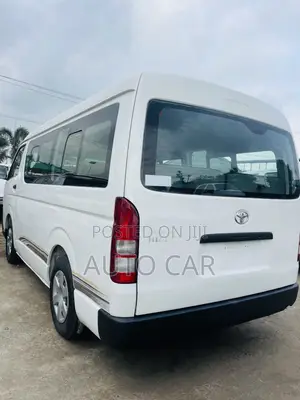 Toyota HiAce 2014 White