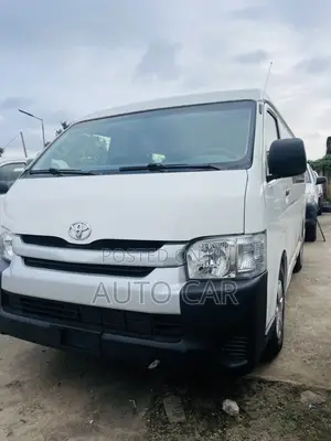 Toyota HiAce 2014 White