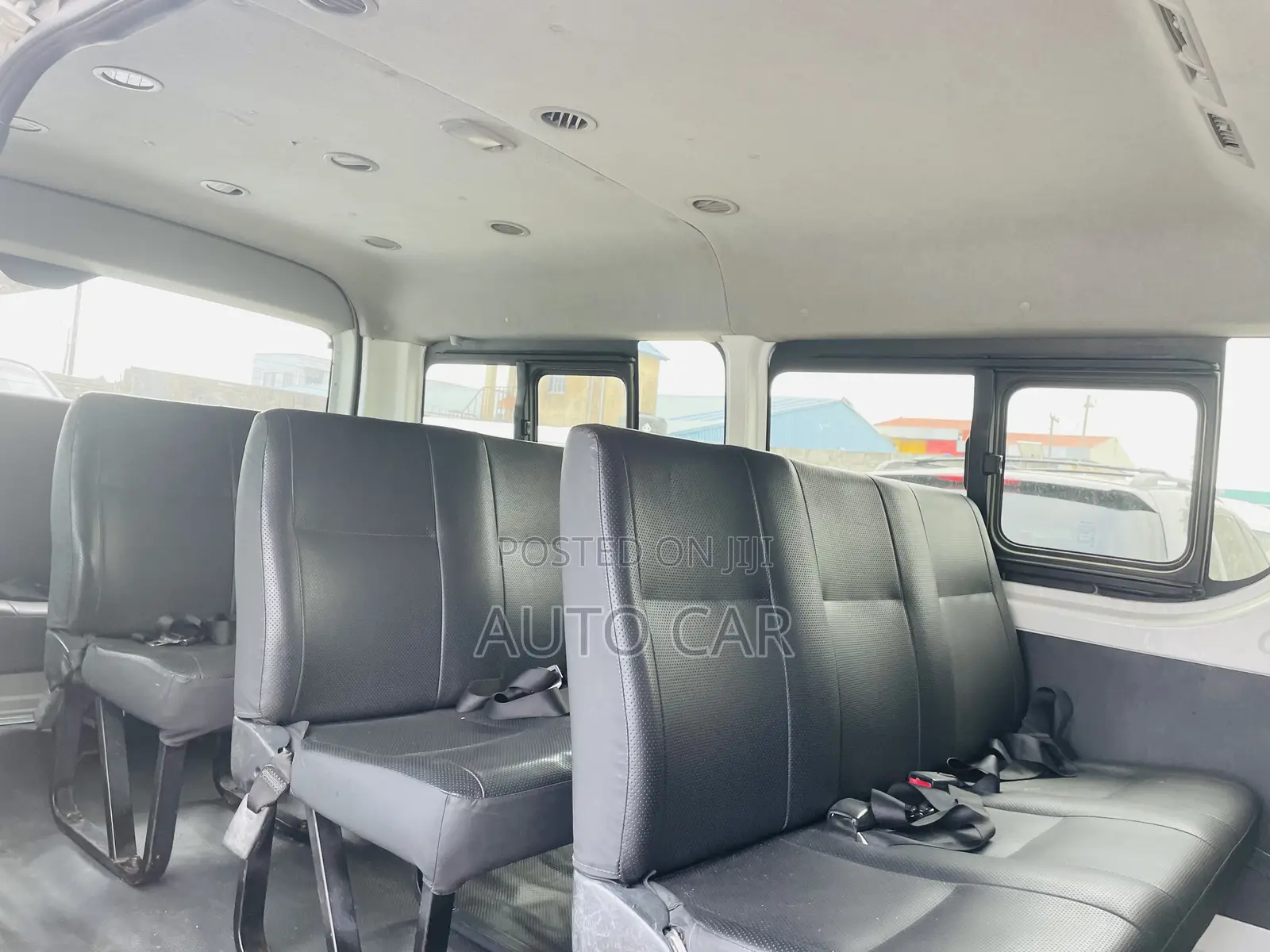 Toyota HiAce 2014 White