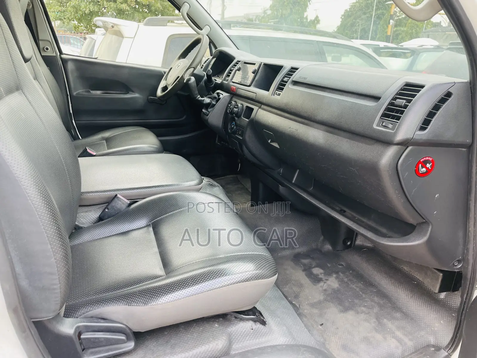 Toyota HiAce 2014 White
