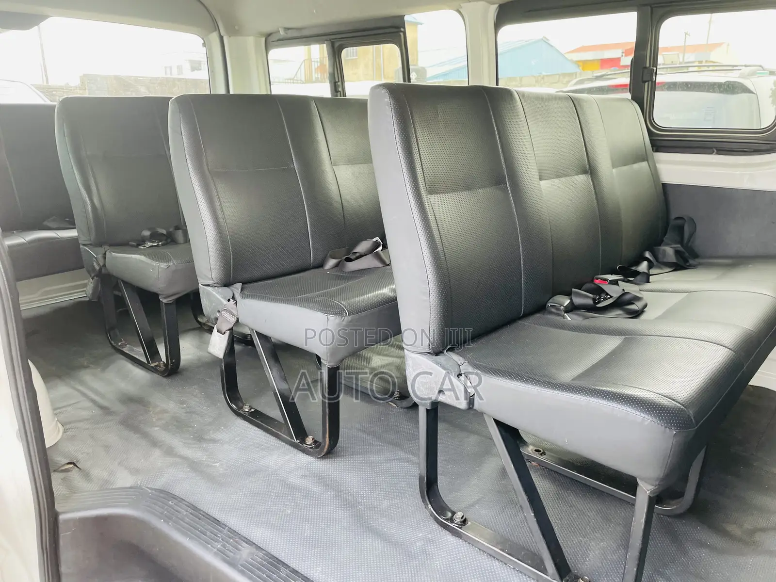 Toyota HiAce 2014 White