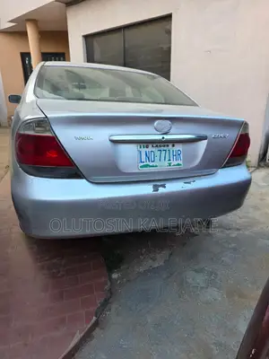 Toyota Camry 2004 Silver