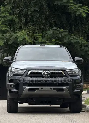 New Toyota Hilux 2026 Black