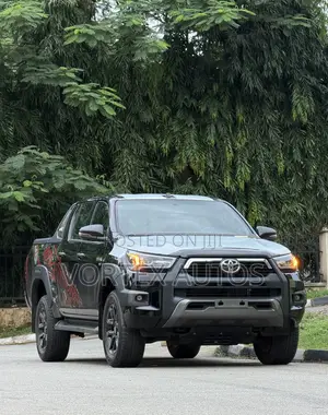 New Toyota Hilux 2026 Black