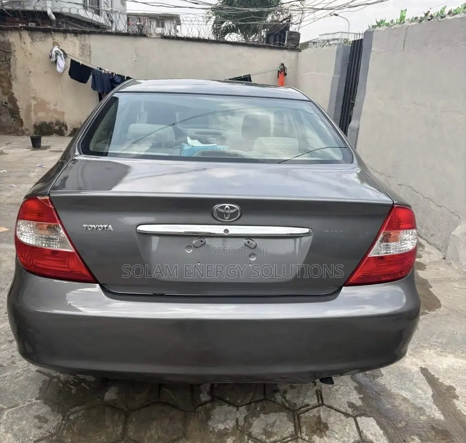 Toyota Camry 2004 Gray