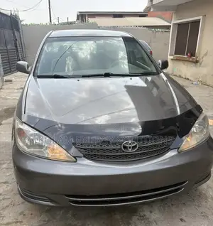 Toyota Camry 2004 Gray