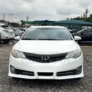 Toyota Camry SE 4dr Sedan (2.5L 4cyl 6A) 2013 White