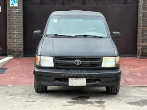 Toyota Tacoma Base 4x2 Regular Cab 103.3 in. WB 2001 Black