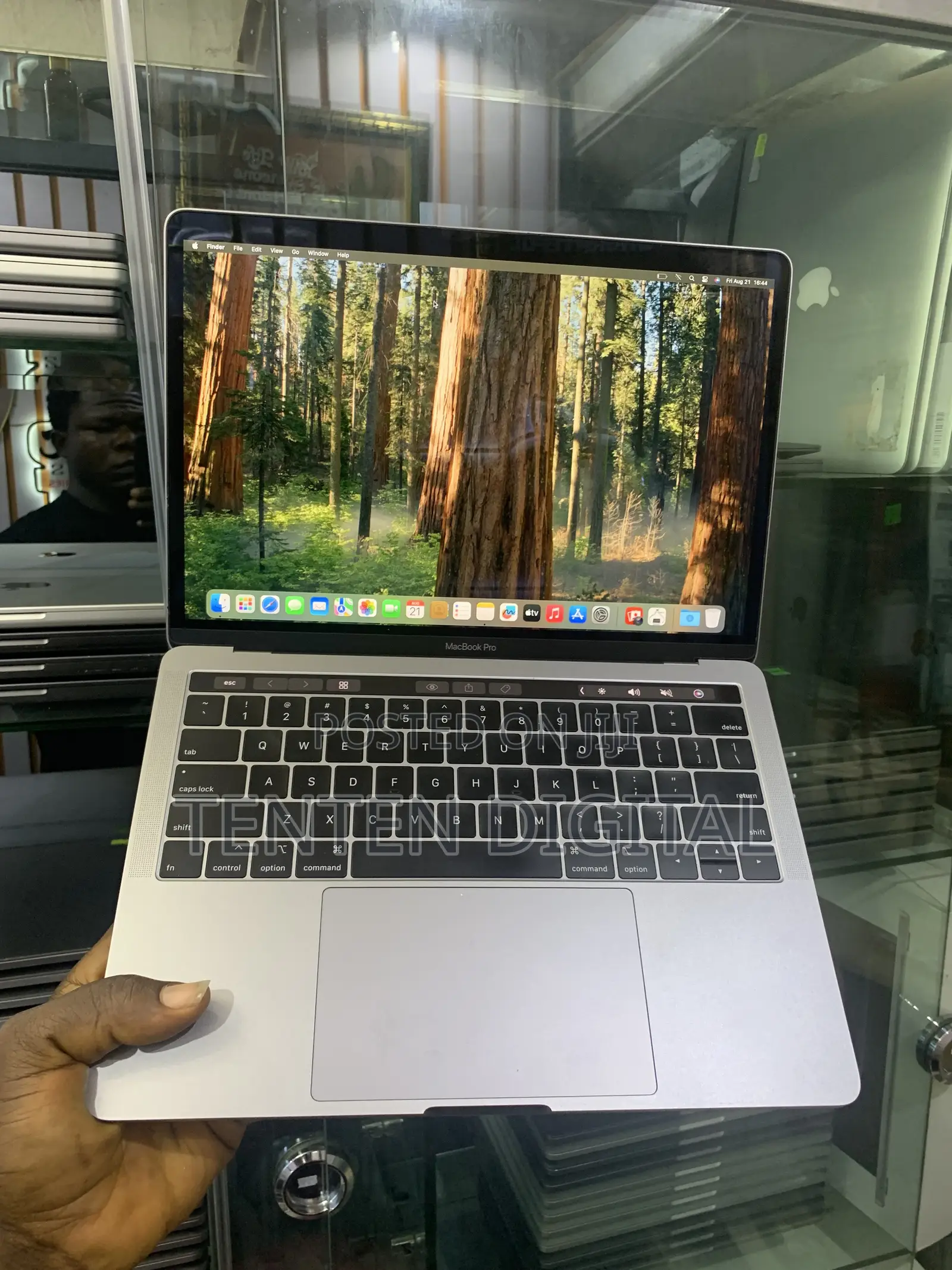 Laptop Apple MacBook Pro 2019 16GB Intel Core i7 SSD 1T