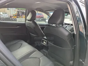 Toyota Camry 2018 Green