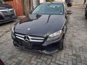 Mercedes-Benz C300 2016 Gray