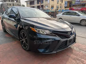 Toyota Camry 2018 Green