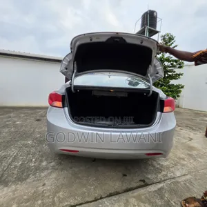 Hyundai Elantra 2013 Silver