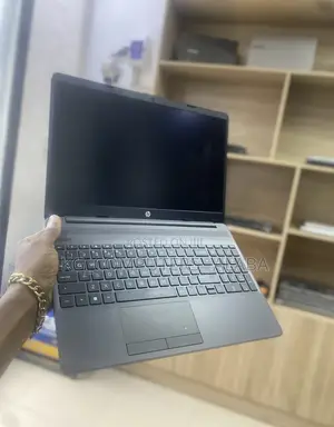 Laptop HP 250 G7 8GB Intel Core i5 HDD+SSD 256GB