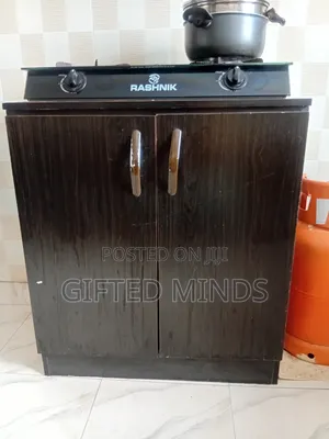 Neatly Used Kitchen Cupboard