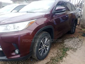 Toyota Highlander 2017 Red