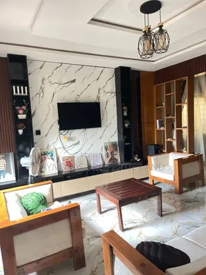 3bdrm Bungalow in Oshimili South for sale