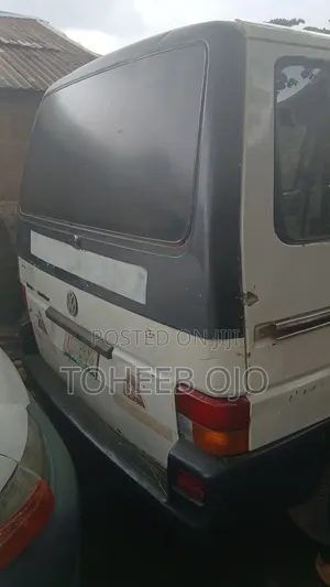 Volkswagen Transporter 1996 White