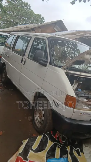 Volkswagen Transporter 1996 White