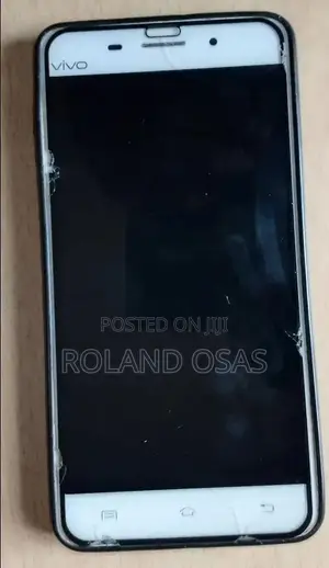 Vivo Y04 64 GB Gold