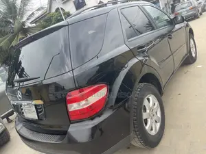 Mercedes-Benz M Class ML 350 AWD 4Matic (3.5L V6 7A) 2006 Black