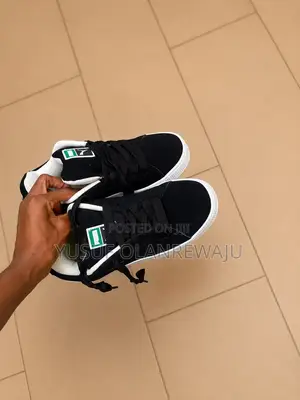 Puma Suede Classic Sneakers - Black/White