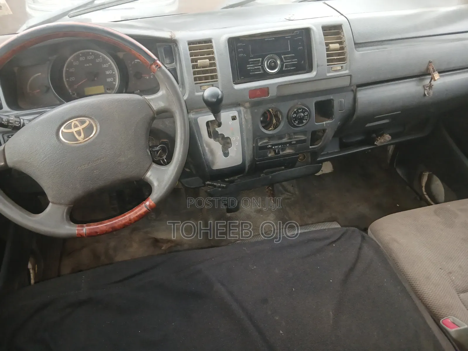 Toyota HiAce 2016 Grey
