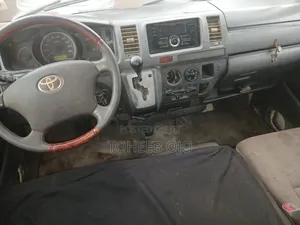 Toyota HiAce 2016 Grey