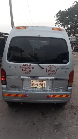 Suzuki Every 2010 Silver