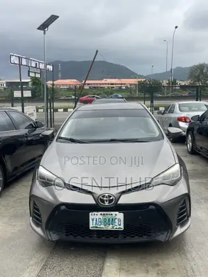 Toyota Corolla SE (1.8L 4cyl 2A) 2018 Gray