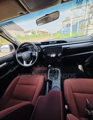 Toyota Hilux 2018 White