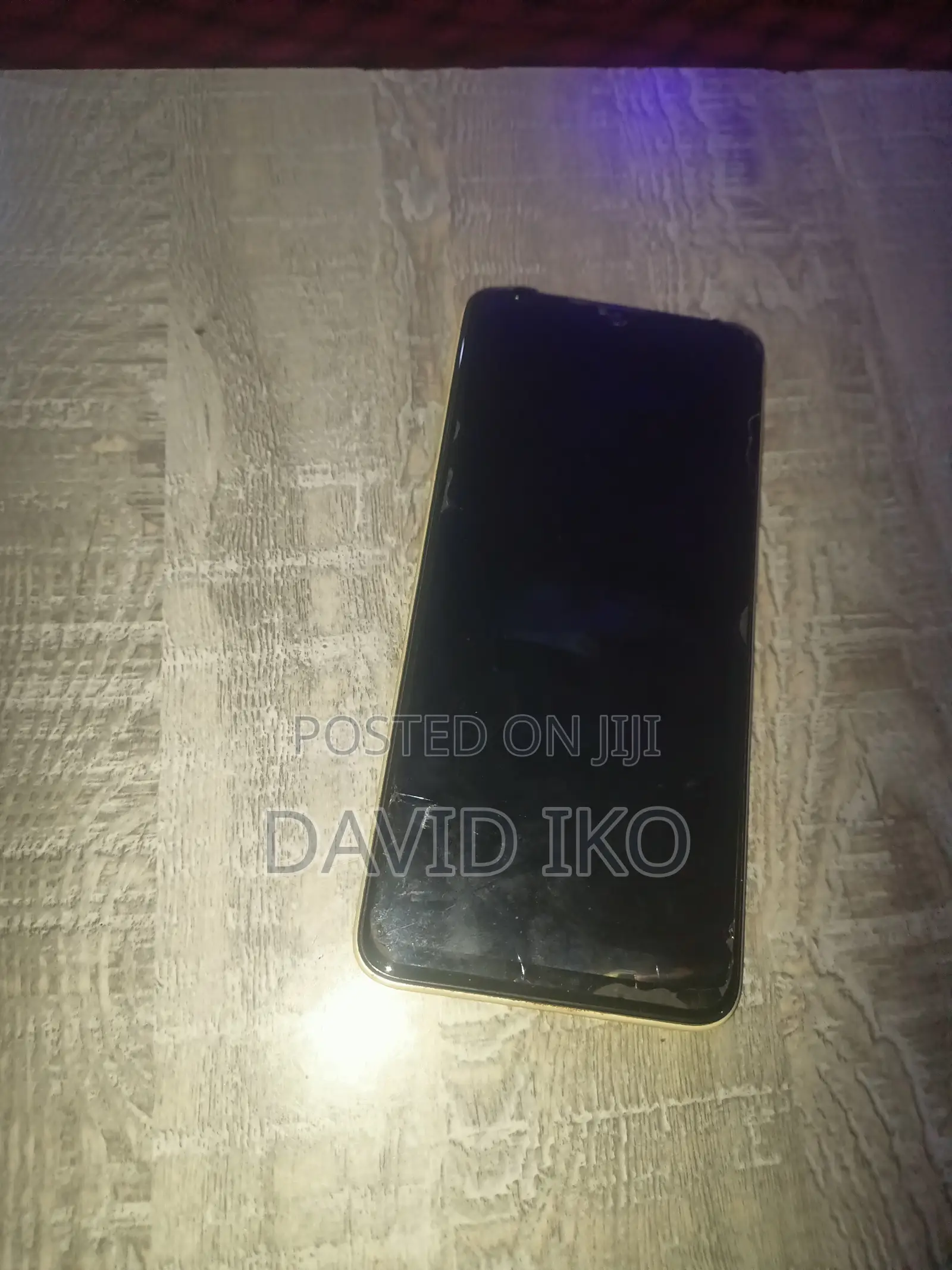 Itel P40 64 GB Yellow