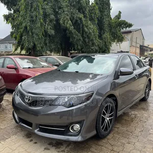 Toyota Camry SE 4dr Sedan (2.5L 4cyl 6A) 2013 Gray