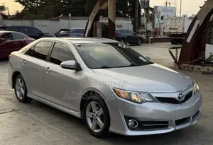 Toyota Camry SE 4dr Sedan (2.5L 4cyl 6A) 2012 Silver