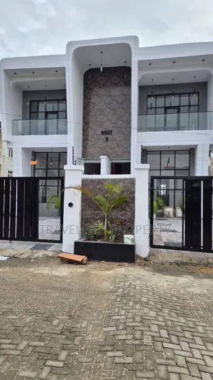 Furnished 5bdrm Duplex in Private Estate Lekki, Ado / Ajah for sale