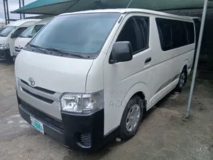 Toyota HiAce 2015 White