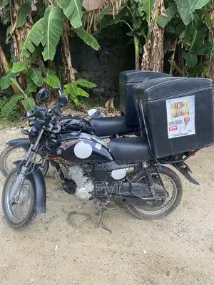 Yamaha Crux 2025 Black