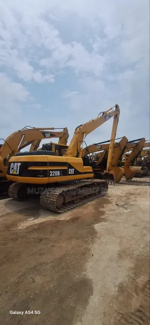 Caterpillar Excavator 320BL for Sale. Price: 185Million