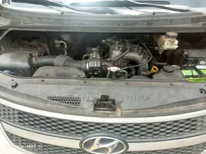 Hyundai H1 2013 White