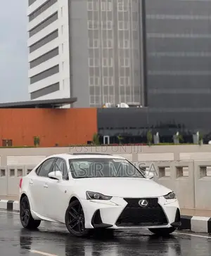 Lexus IS 300h 4WD 2017 White