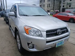 Toyota RAV4 2010 Silver