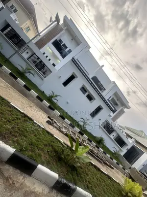 5bdrm Duplex in Gwarimpa Estate By, Gwarinpa for sale