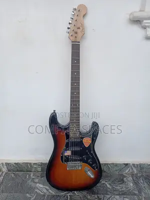 Fender Stratocaster Electric Lead Guitar - 3-Tone Sunburst (Like New)