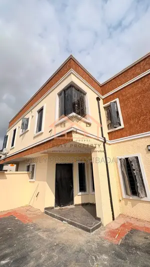 4bdrm Duplex in Carlton Gate Estate, Akobo for sale