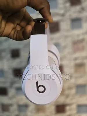 Beats Solo 4