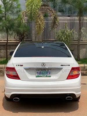 Mercedes-Benz C300 Luxury Sedan AWD (3.0L 6cyl 7A) 2009 White
